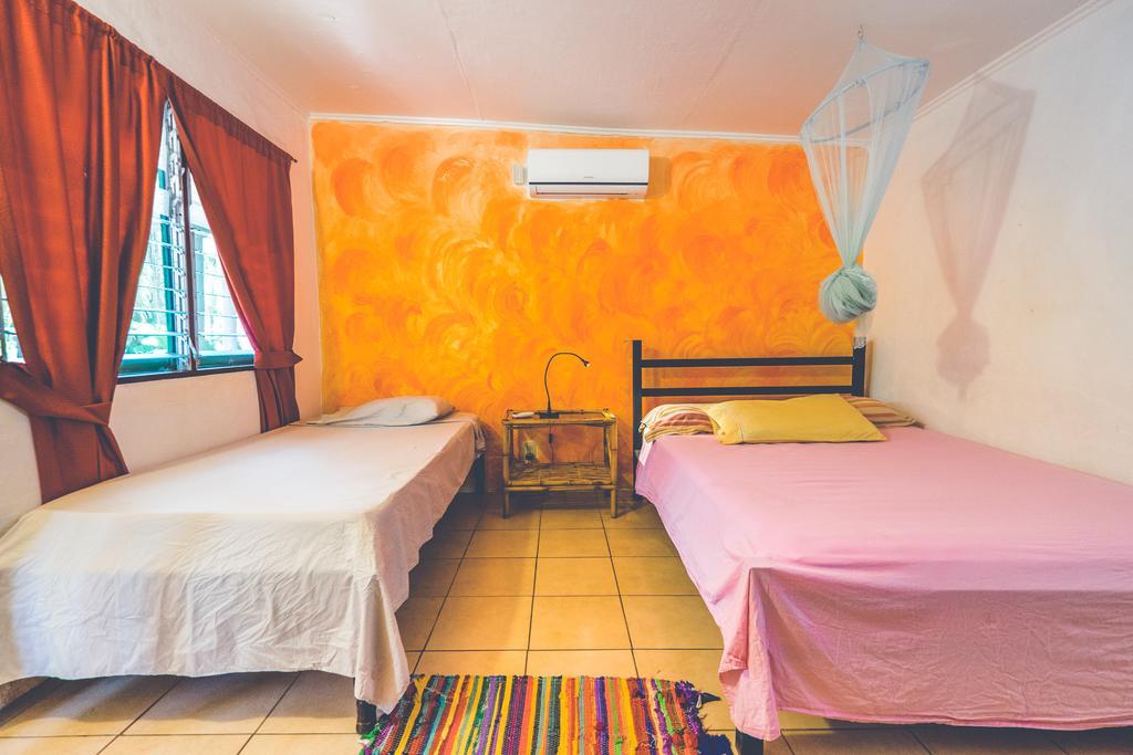 Pura Vida Hostel Тамариндо Экстерьер фото