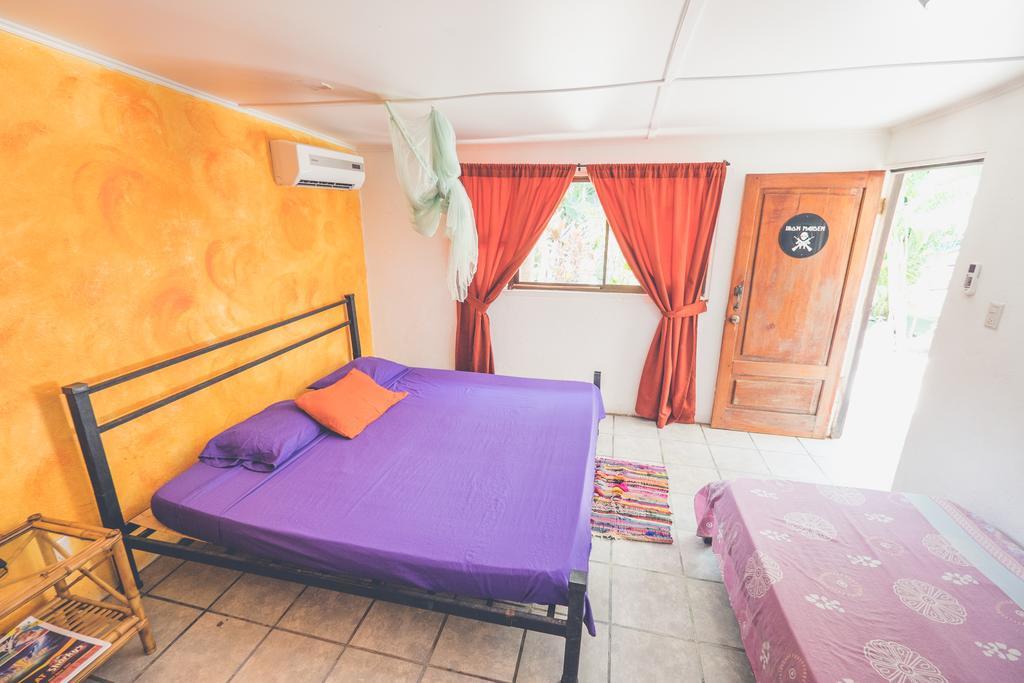 Pura Vida Hostel Тамариндо Экстерьер фото