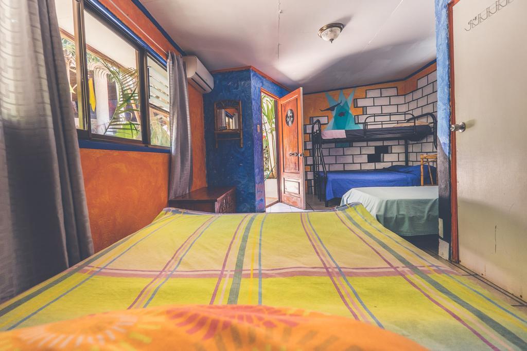 Pura Vida Hostel Тамариндо Экстерьер фото