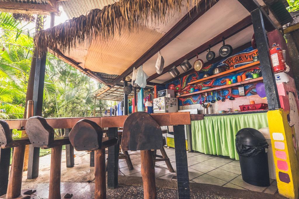 Pura Vida Hostel Тамариндо Экстерьер фото