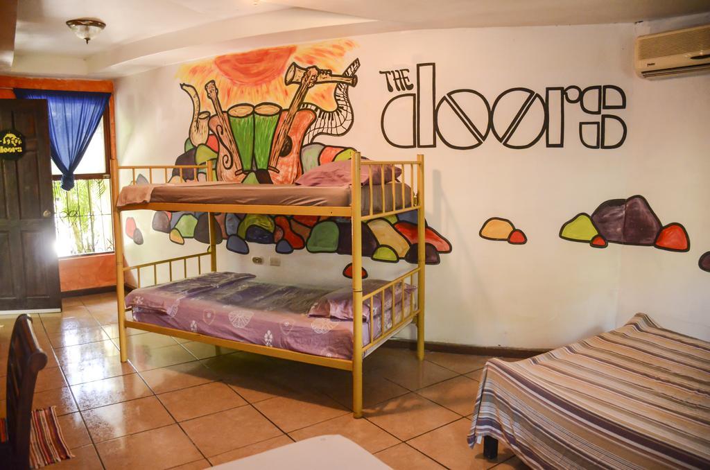 Pura Vida Hostel Тамариндо Экстерьер фото